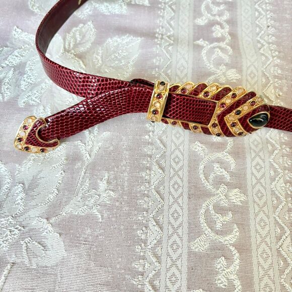 Judith Leiber Women's Vintage Red Snake Skin Belt - Picture 1 of 6